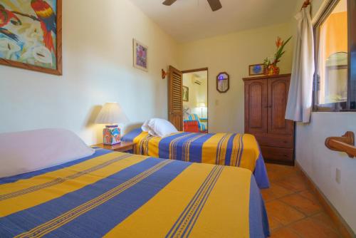 2 bedrooms, 4 beds