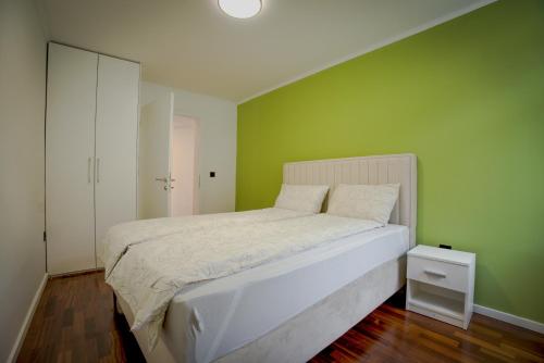 Charming 2BDR Retreat - 3 min to the Cathedral