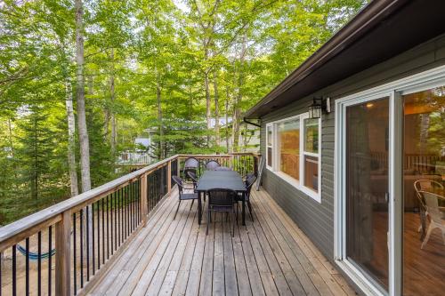 Létesítmények, Diamond Lakehouse | SUP, Canoe, BBQ, Aurora Magic in Highland Grove (ON)