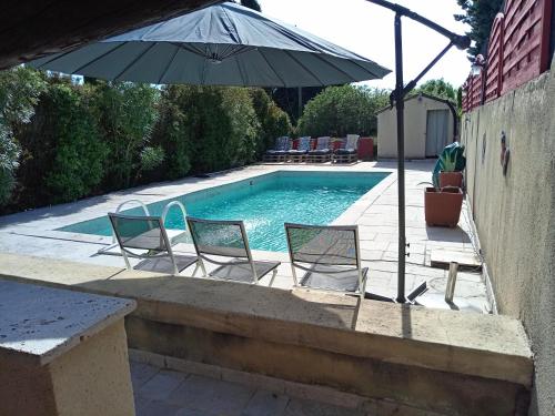 Le Val du Pyrate Petit déj compris, piscine, parking (Le Val du Pyrate Petit dej compris, piscine, parking) in Colonzelle