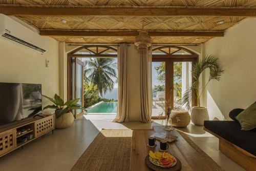 Native Villa with Pool at Kalumo Lodge, Oslob