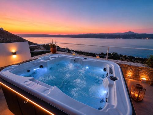 Hot tub, Aptera Dream Apartment in Keramies