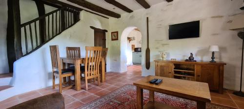 Gite cosy pour un séjour apaisant dans la vallée du Lot (Gite cosy pour un sejour apaisant dans la vallee du Lot) in Vieillevie