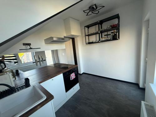 köök, Self-Check- New Home in Levice