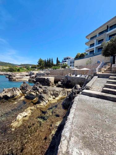 Beach apartment with Beach chairs n.1 in Utjeha