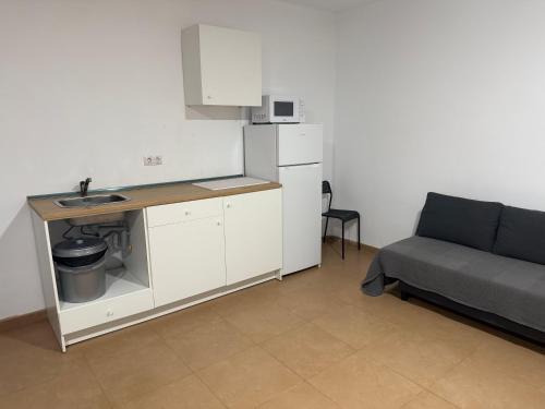 Hostal Apartamentos Playa del Palo Room Type - Studio
