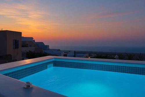 Cycladic House in Finikia Oia, Oia