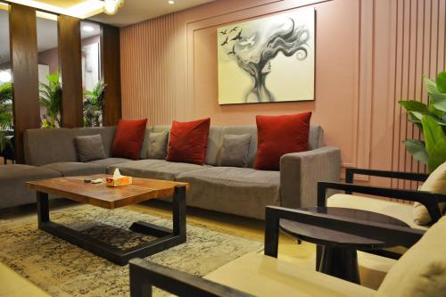 3-Bedroom Premium Apartment With Balcony - Goldcrest Mall and Residency - main image