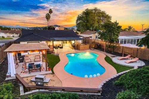 Designer Escape with Pool Firepit Game Room BBQ in San Carlos