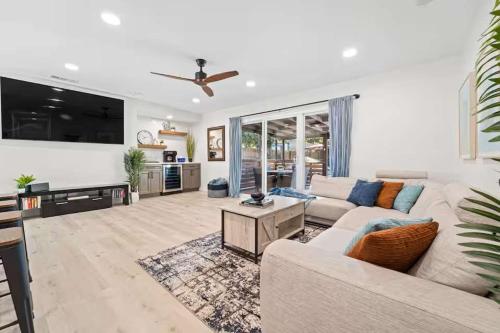 Designer Escape with Pool Firepit Game Room BBQ in San Carlos
