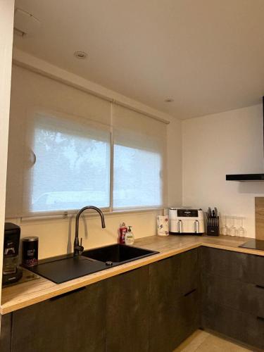 3-Bedroom Villa, Jacuzzi, Near Bordeaux in Arbanats