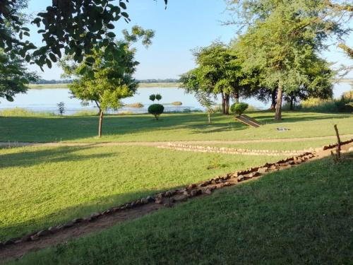 Gateway to the Lower Zambezi - Chirundu in Mafuta
