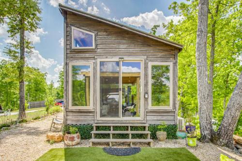 Tiny Cabin Getaway in the Tennessee River Valley in Rogersville (AL)