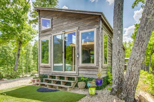 Tiny Cabin Getaway in the Tennessee River Valley in Rogersville (AL)