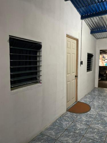 Équipements, SWELL house, EL TUNCO in La Libertad