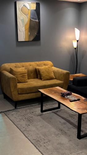 Goldcrest Mall and Residency - Presidential Onebed Suite by Alvis Suite - image 6
