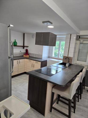 Jolie maison de village in Echallat