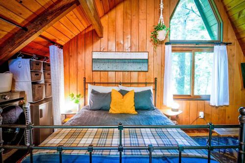 Olympic A-Frame - Sauna + hot tub lake access - image 9