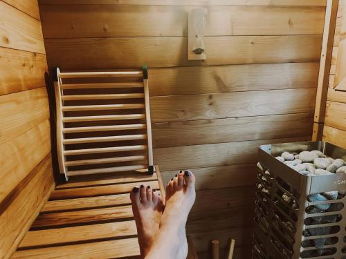 Olympic A-Frame - Sauna + hot tub lake access - image 2