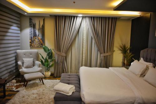 Executive Penthouse Apartment - Goldcrest Mall and Residency - image 10