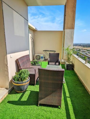 Premium Family One Bed Apartment - Goldcrest Mall and Residency - main image