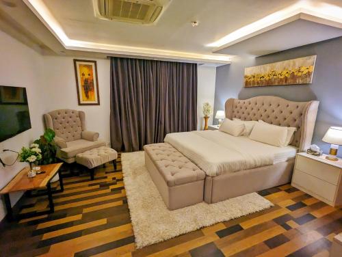 Premium Family One Bed Apartment - Goldcrest Mall and Residency - image 6