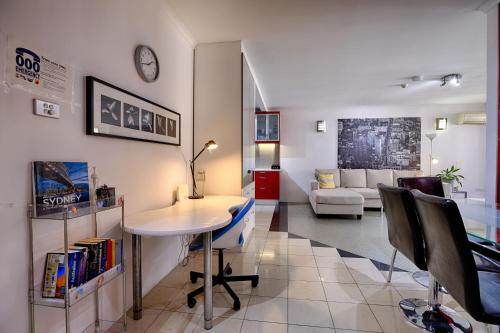 Ausmine Sydney CBD 2Bedroom Apt - image 14