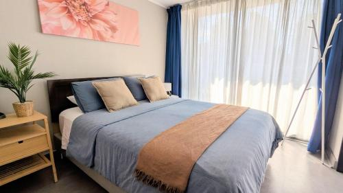 Modern Apartment with Terrace and AC near Metro Nuble