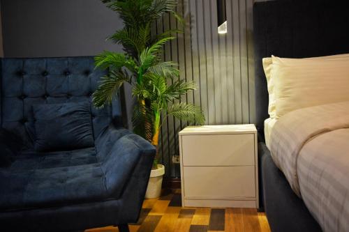 Air Avenue Luxury 2-Bed Apartment - Phase 8 DHA - image 7