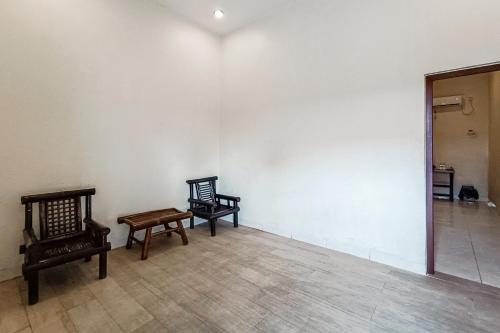Facilities, RedDoorz near Alun Alun Pemalang in Pemalang