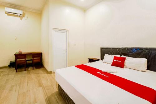 RedDoorz near Alun Alun Pemalang in Pemalang