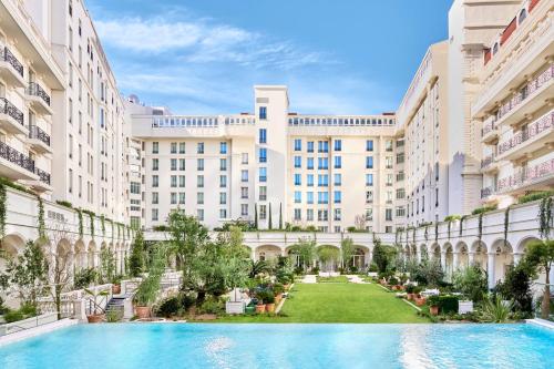 Swimming pool, Carlton Cannes, a Regent Hotel By IHG in Cannes