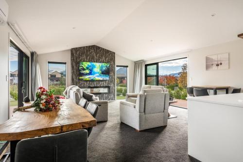 Brand New Wanaka Escape - Outdoor Fire in Albert Town