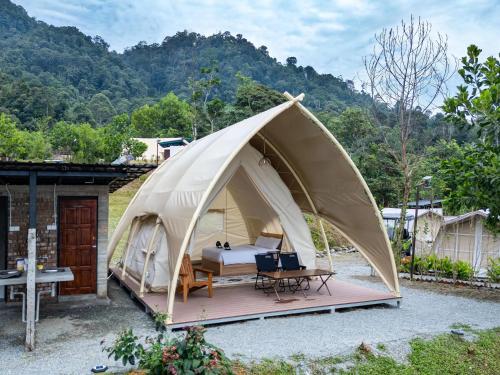 Lu Ying Retreats in Pahang