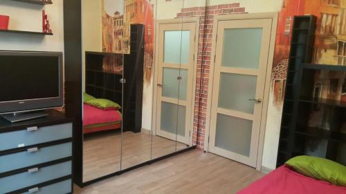 Apartment on Millionshchikova 35 - image 2