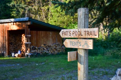 Aspen Riverfront Bell Tent in Telkwa (BC)
