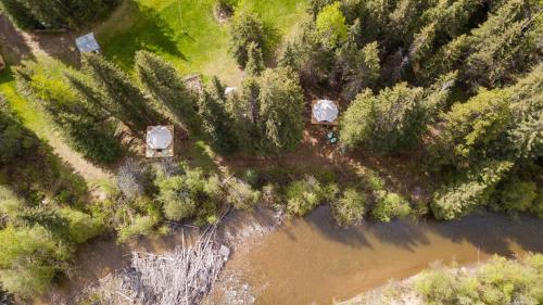 Aspen Riverfront Bell Tent in Telkwa (BC)