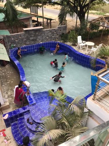 Piscina, Sampan Cafe and Resort in Dhoapalong