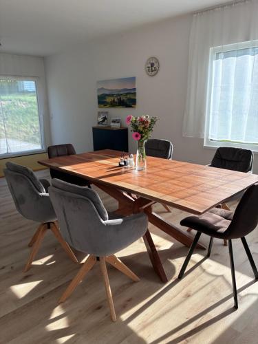 Sunny Garden Bungalow in Locenice