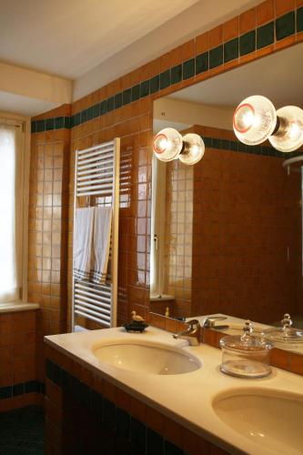 Bathroom, Antico Glicine B&B in Maslianico