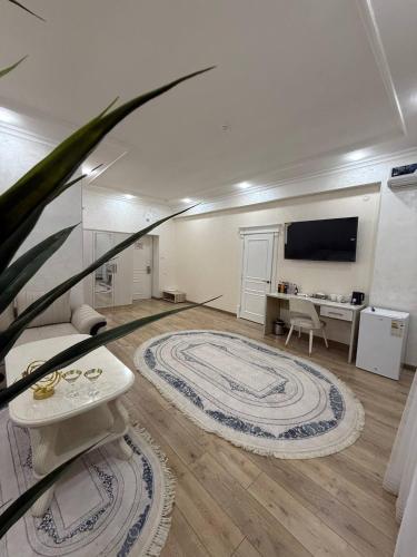 STATUS HOTEL in Qarshi