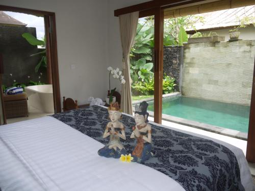 Rumah Dadong The 3-star Rumah Dadong offers comfort and convenience whether youre on business or holiday in Bali. The hotel offers a high standard of service and amenities to suit the individual needs of all trav