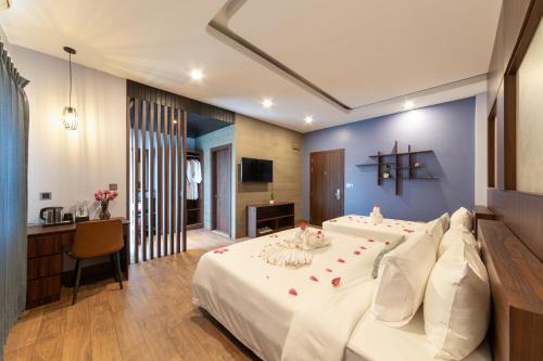 room detail thumbnail 0