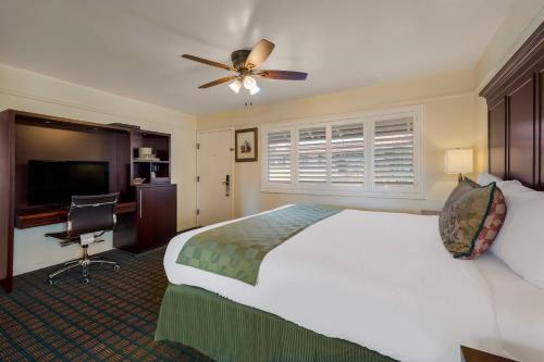 Carmel Oaks - Clarion Collection - Carmel By The Sea - image 3