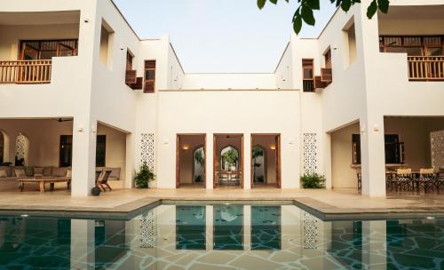 Зовнішній вигляд готелю, Maua Beach House - Private Swahili Luxury Villa on Galu Beach in Момбаса