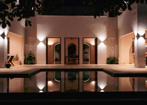 Зовнішній вигляд готелю, Maua Beach House - Private Swahili Luxury Villa on Galu Beach in Момбаса