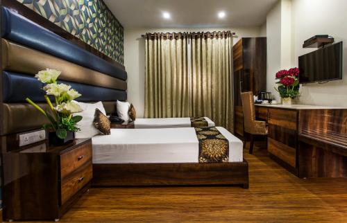 room detail thumbnail 1