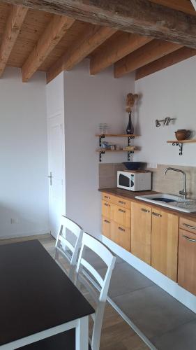 virtuve, Gîte écologique (Gite ecologique) in Moon-sur-Elle