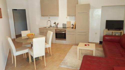  Apartment Marko, Pension in Pakoštane