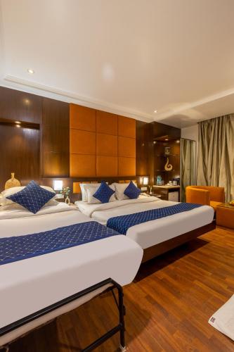 Aura Hotel photo 2